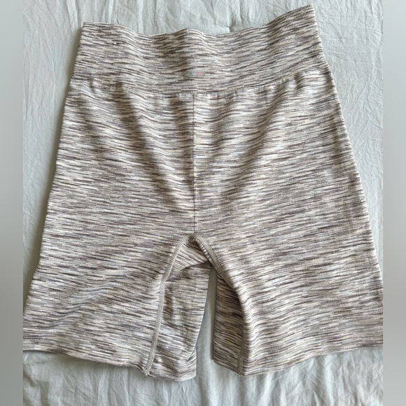 Aerie Set of Chill-Play-Move Biker shorts - Picture 5 of 6